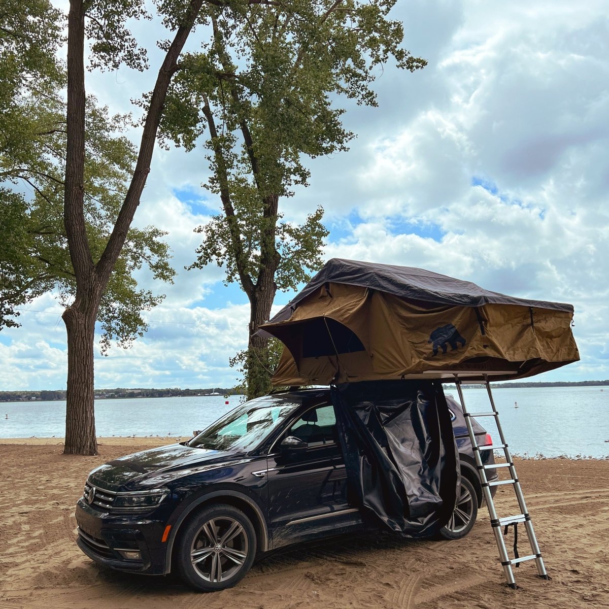 Revelstoke XE 3-4 people Rooftop tent